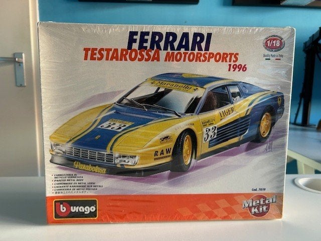 FERRARI TESTAROSSA METALKIT 1:18 BBURAGO    NIEUW/GESEALD, Ophalen of Verzenden, Nieuw, Auto, Bburago