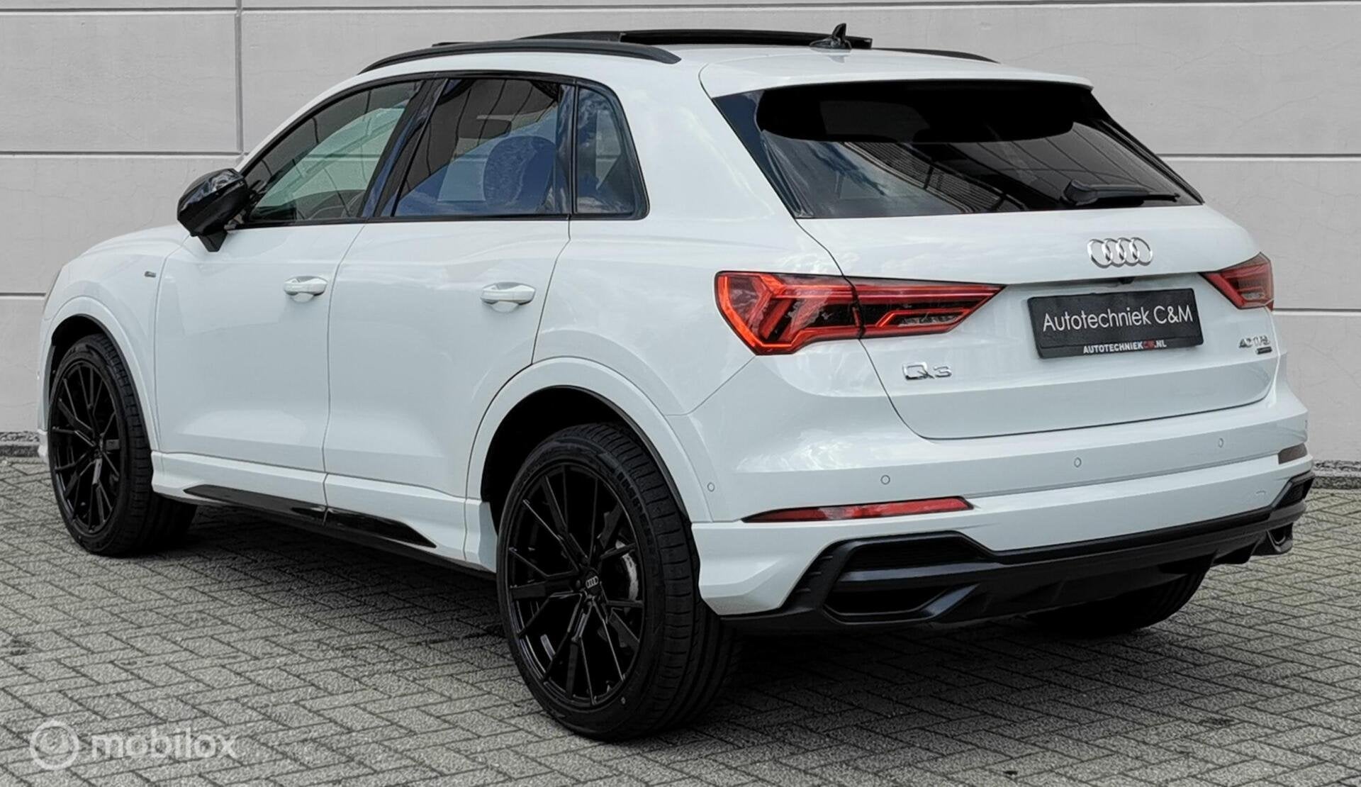 AUDI Q3 40TFSI QUATTRO S-LINE 190PK/S-TRONIC/PANO/360CAMERA/, Auto's, Audi, Automaat, Automatische klimaatregeling, Zwart, 1984 cc