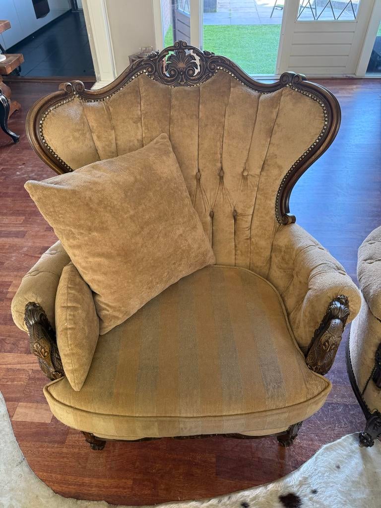 Barok Antieke fauteuil en bankstel  met houtsnijwerk, Ophalen