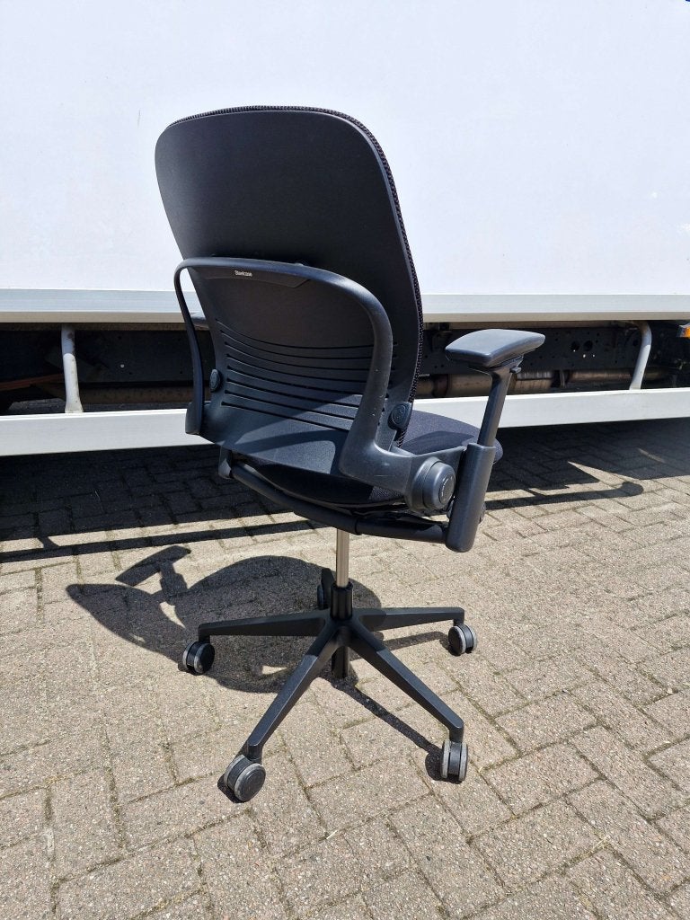 STEELCASE LEAP ergonomische bureaustoelen (15x), Zwart, Ophalen of Verzenden, Zo goed als nieuw, Postbus Duivendrecht