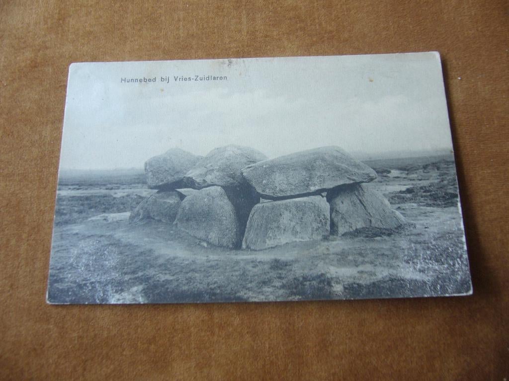 VRIES  - ZUIDLAREN  =  HUNEBED, Verzamelen, Ansichtkaarten | Nederland, Ophalen of Verzenden, 1920 tot 1940, Ongelopen, Drenthe