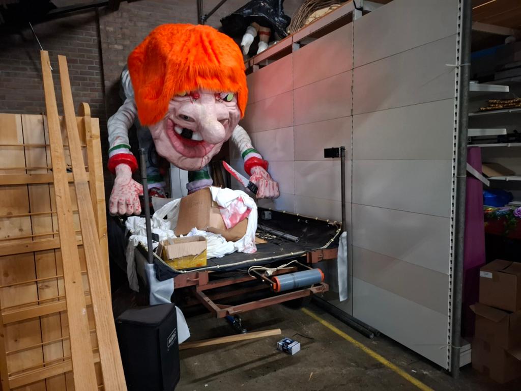 Carnavalswagen slager, Ophalen