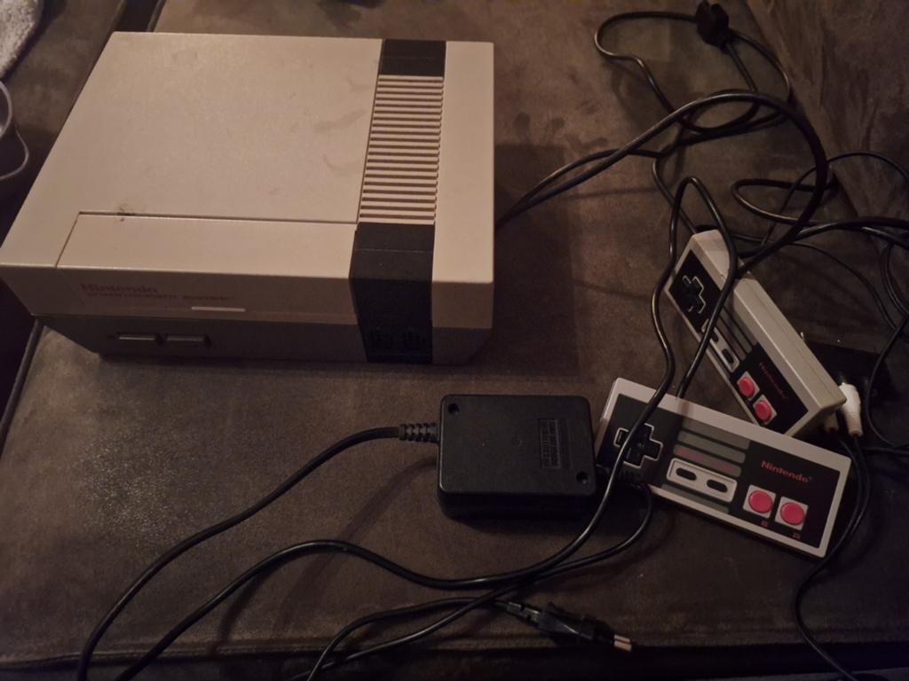 Nintendo Nes, Spelcomputers en Games, Ophalen of Verzenden, Zo goed als nieuw, Met 2 controllers