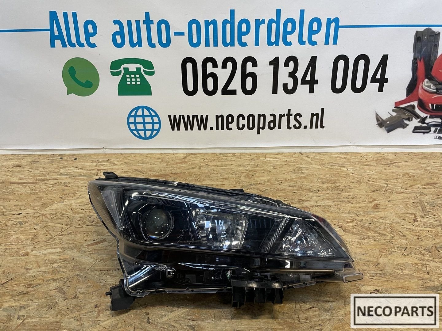 NISSAN LEAF 2 LED KOPLAMP ORIGINEEL RECHTS 260105SH0A, Auto-onderdelen, Gebruikt, -, -, Ophalen of Verzenden