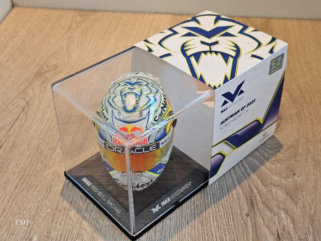 SALE: Helm 1:4 Max Verstappen # 1,  Austrian GP 2022., Ophalen of Verzenden, Zo goed als nieuw, Formule 1