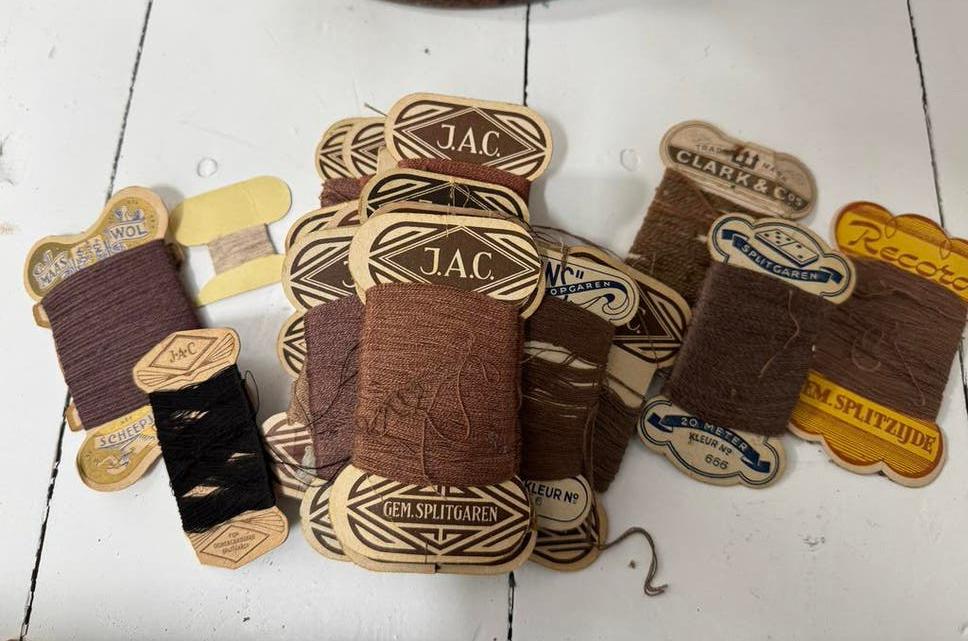 Vintage kartonnetjes met splitgaren, Ophalen, Gebruikt, Garen of Naald(en)