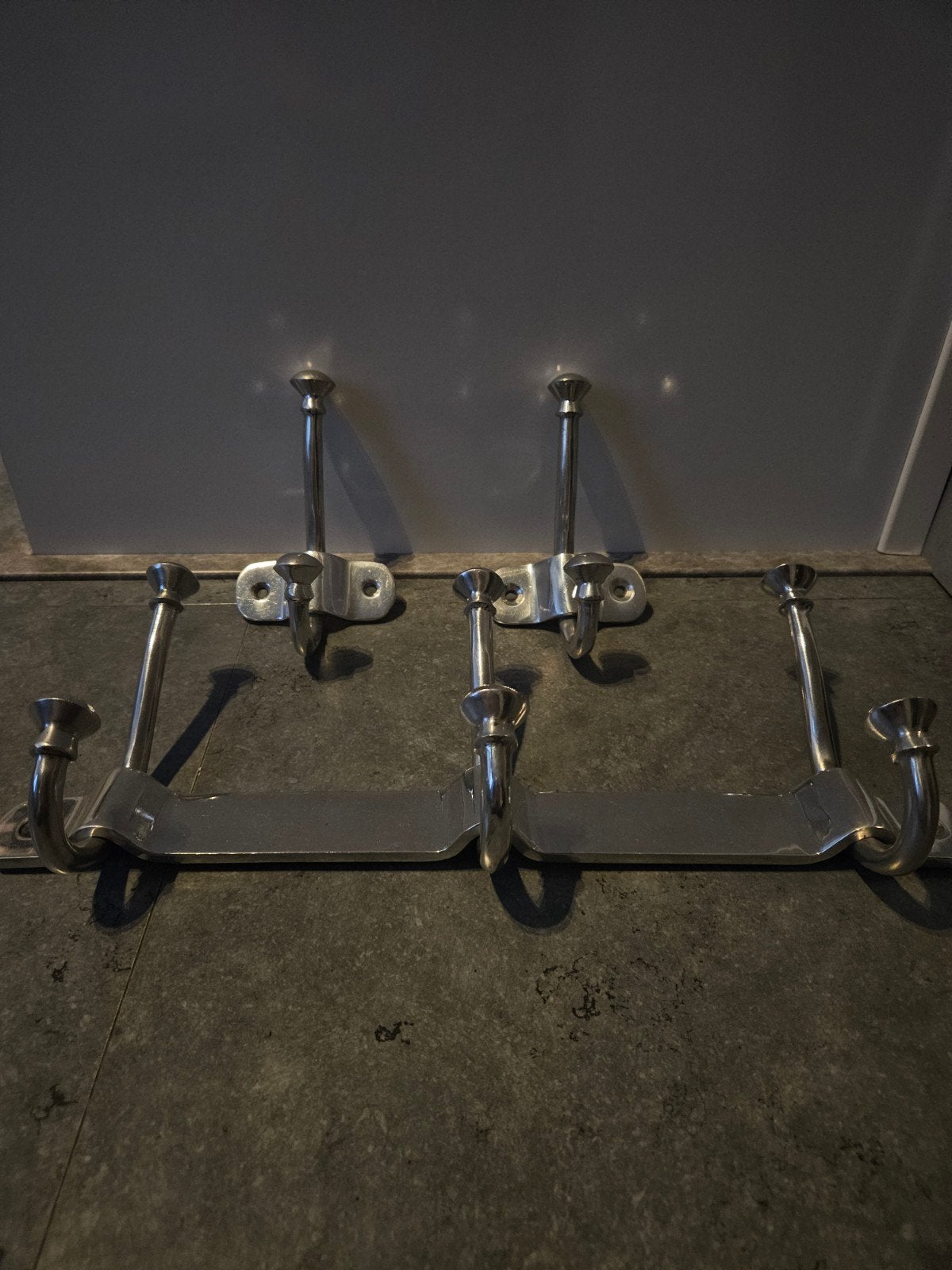 metalen wandkapstok met 3 haken en 2 aparte met 1 haak, Wandkapstok, Gebruikt, Ophalen of Verzenden, Minder dan 100 cm