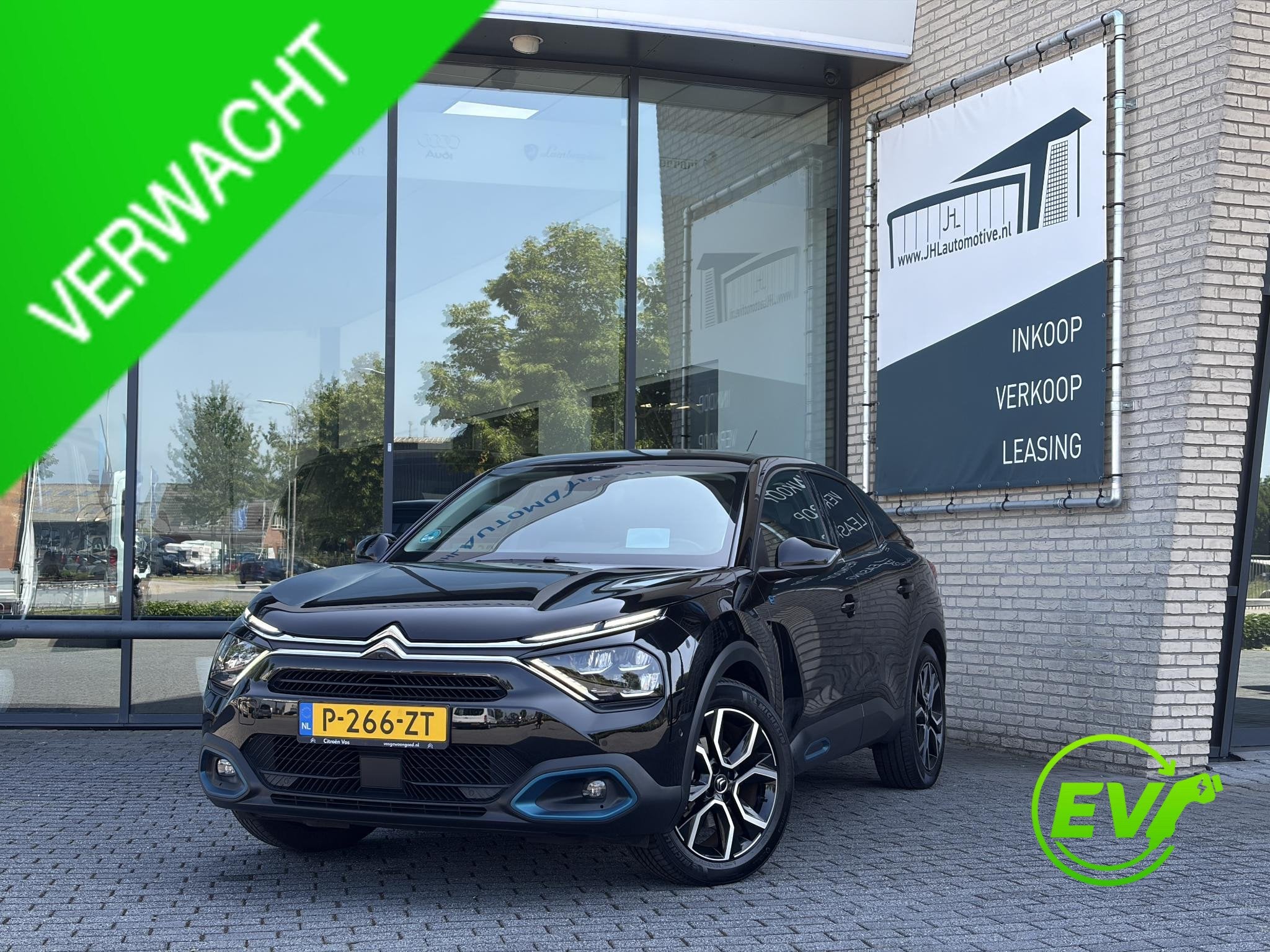 Citroen Ë-C4 Shine 50 kWh*PANO*ACC*LED*VOORRUITVERW.*LEER*C, Auto's, Citroën, 136 pk, Gebruikt, Zwart, Zwart