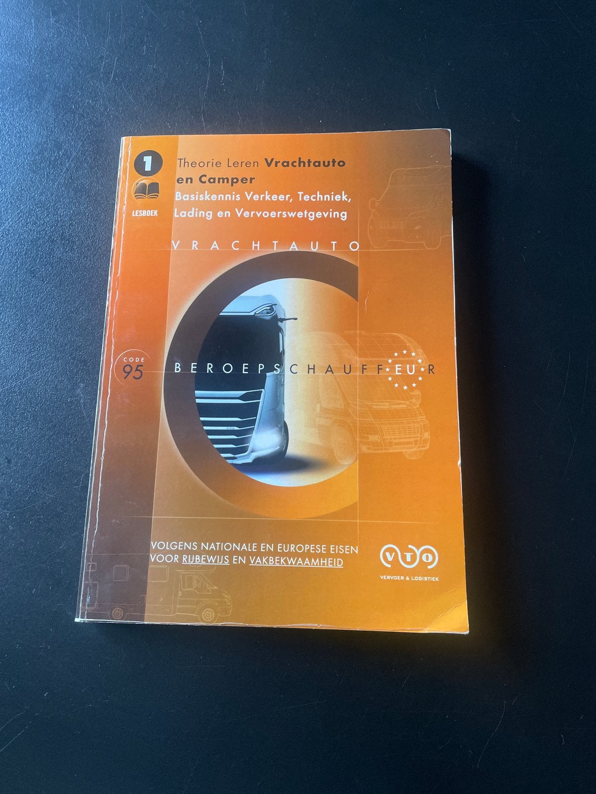 Theorie leerboek vrachtauto eerste module (VTO), Ophalen of Verzenden, Zo goed als nieuw, Overige niveaus