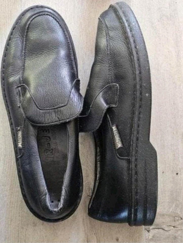Zwarte instappers Mephisto maat eu 13 47 48
In prima staat, Loafers, Zwart, Ophalen of Verzenden, Zo goed als nieuw