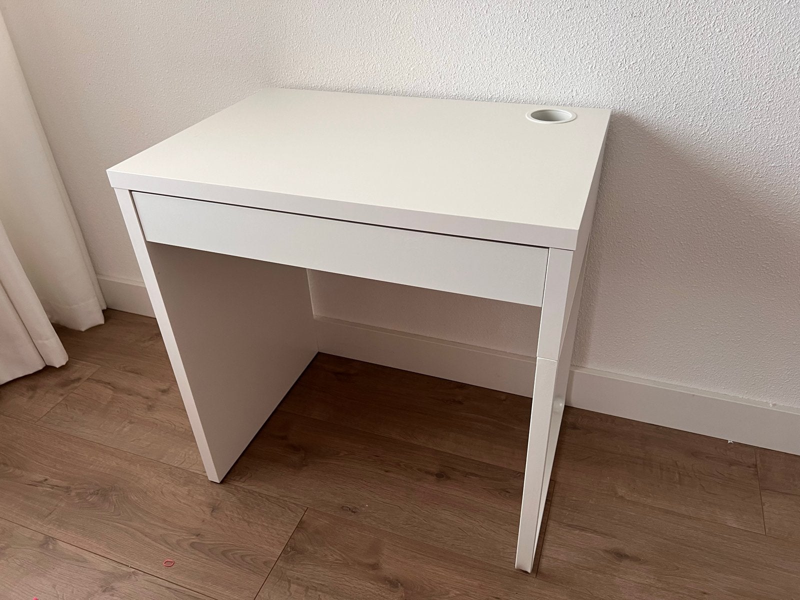 IKEA MICKE kinderbureau wit 73x50 cm, Ophalen, Gebruikt, Met lades, Kinderbureau
