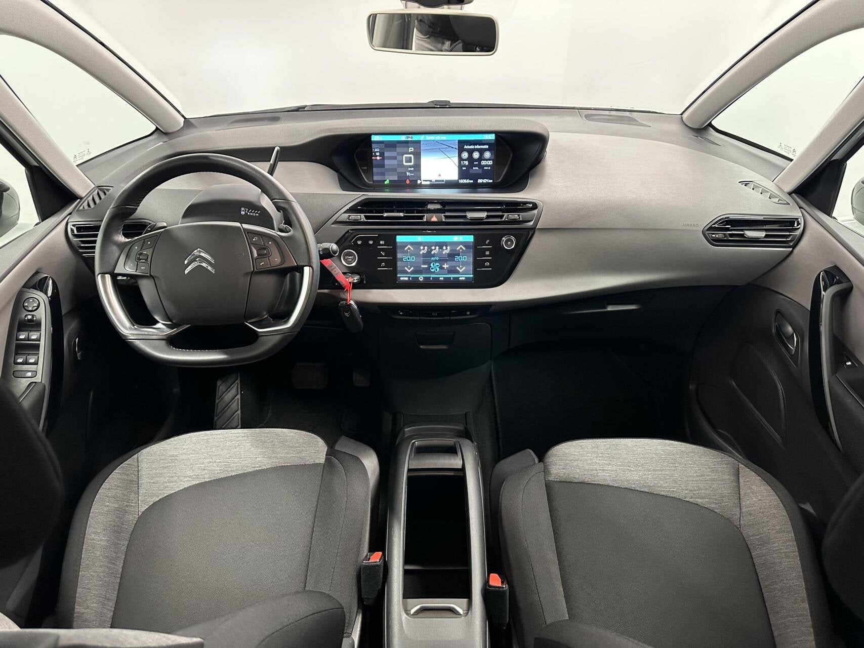 Citroen C4 SpaceTourer 1.2 PureTech Shine CAMERA CARPLAY ECC, Auto's, Stof, Gebruikt, 1199 cc, Met garantie (alle)