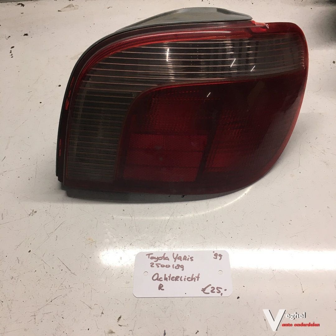 Toyota Yaris 1.0 16v 1999 2500189 Achterlicht Rechts, Gebruikt, -, -, Ophalen of Verzenden