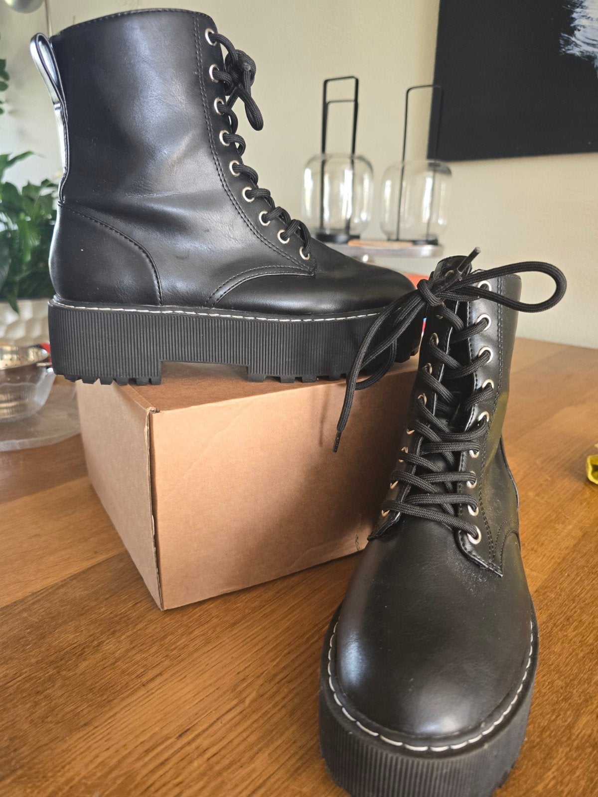 Dames Boots, Zwart, Ophalen of Verzenden, Zo goed als nieuw, DiviDeD