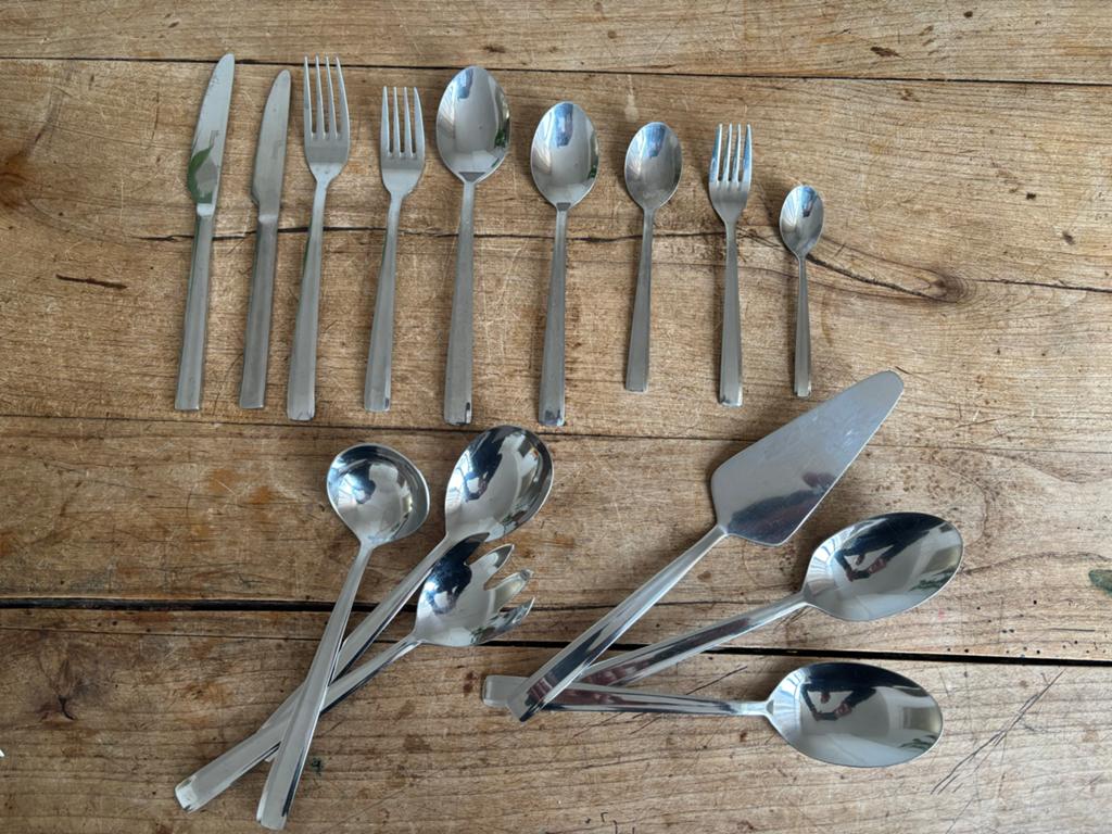 Sola bestekset voor 8 personen, 9-delig, Ophalen of Verzenden, Zo goed als nieuw, Rvs of Chroom