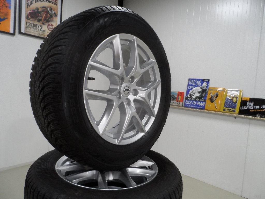 18 inch Volvo XC60 winterbanden set slechts 3400 km. nieuw, Auto-onderdelen, Banden en Velgen, 18 inch, Gebruikt, Banden en Velgen