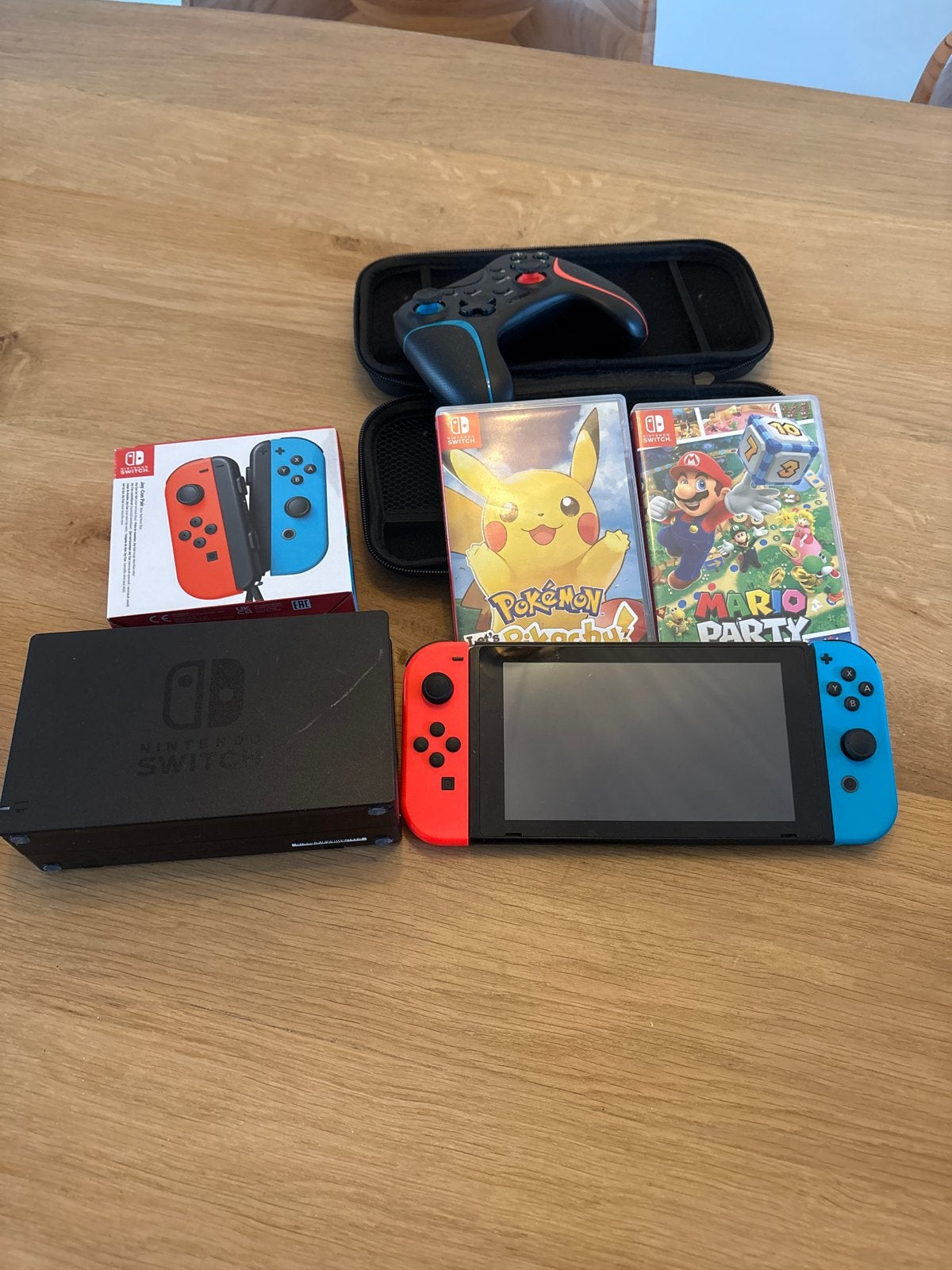 Nintendo Switch met controller, Mario Party en Pokémon, Met games, Ophalen of Verzenden, Zo goed als nieuw, Switch Original