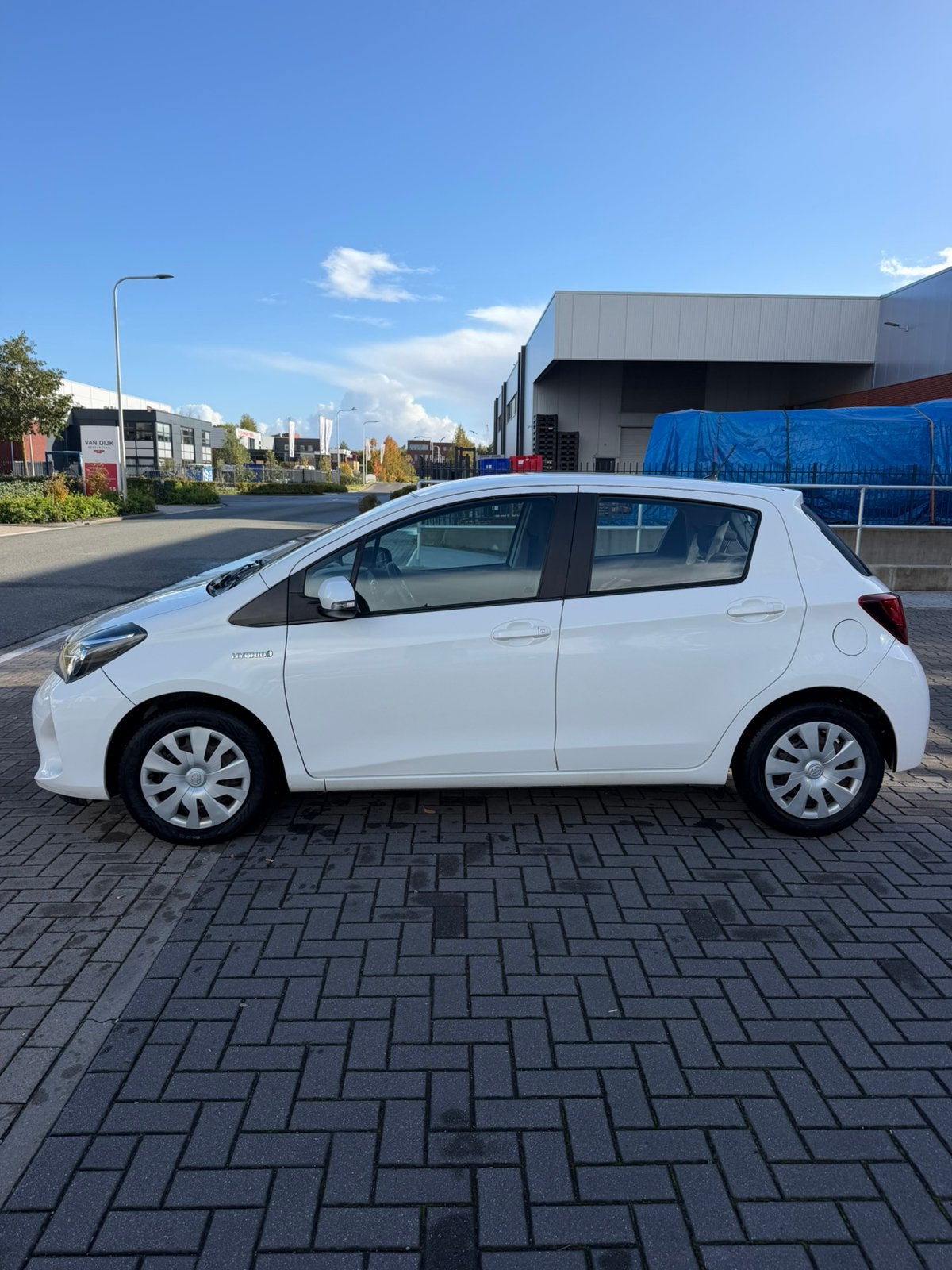 Toyota Yaris 1.5 HSD 55KW 5DRS 2016 Wit, Auto's, 4 cilinders, Geïmporteerd, 1060 kg, Te koop