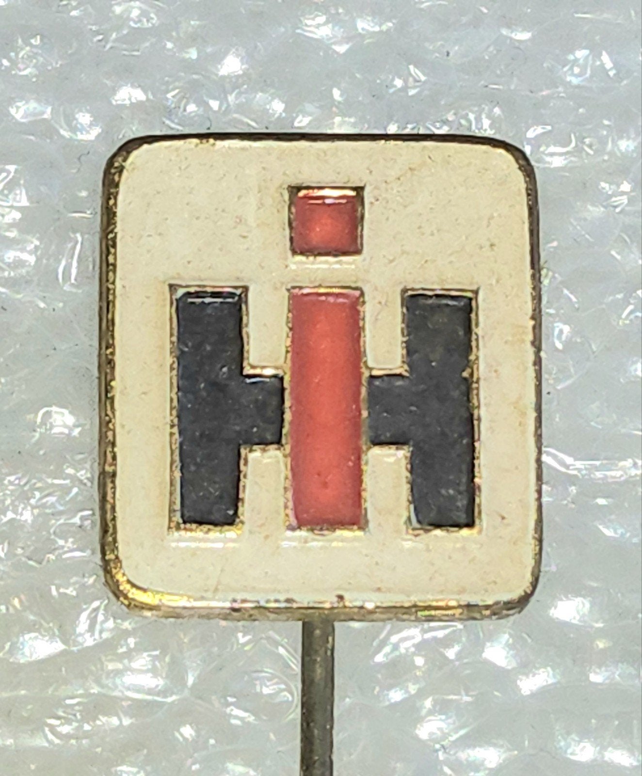 Vintage Speldje IH International Harvester, Ophalen of Verzenden, Gebruikt, Merk, Speldje of Pin