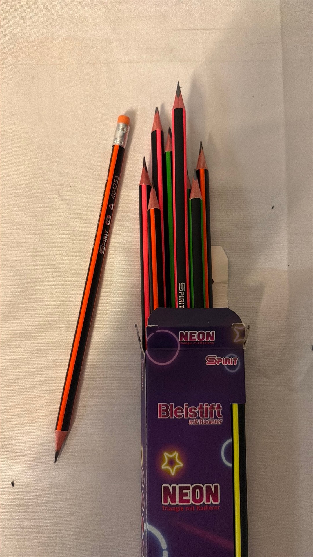 Potloden HB 12 stuks in doosje neon met gum., Ophalen of Verzenden, Zo goed als nieuw