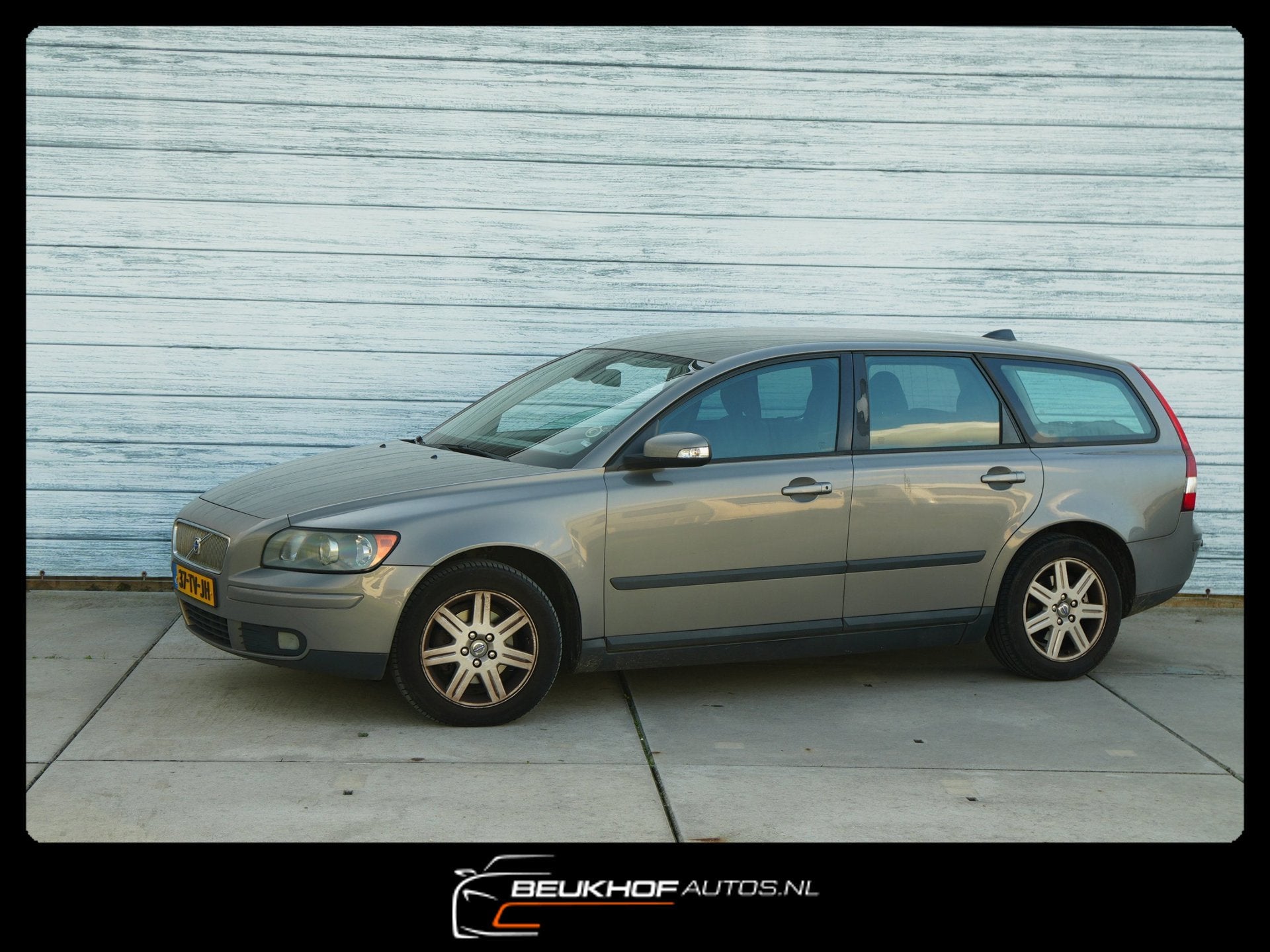 Volvo V50 1.8 Edition Trekhaak Airco Koud Apk 04-2027, Auto's, Voorwielaandrijving, 125 pk, 4 cilinders, 1300 kg