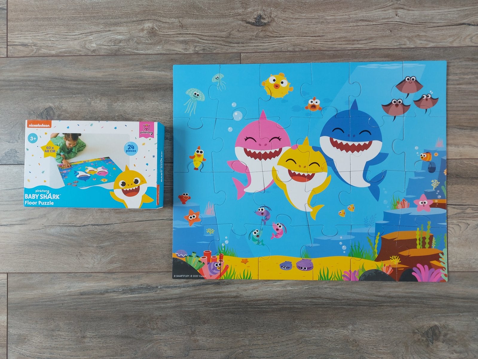 Baby’s shark puzzel, Ophalen of Verzenden, 10 tot 50 stukjes, Gebruikt, 2 tot 4 jaar
