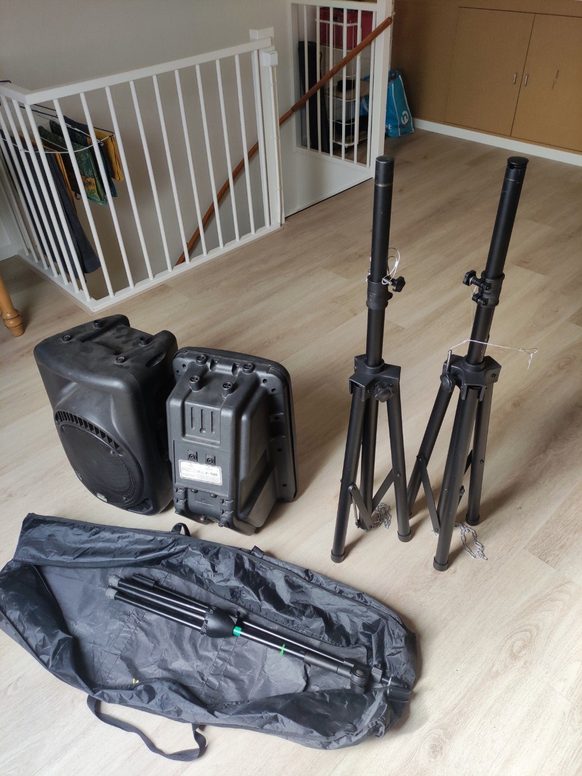 DAP Audio J-300 PA Speakerset met statieven, Gebruikt, Inclusief standaarden, Speakerset, Ophalen