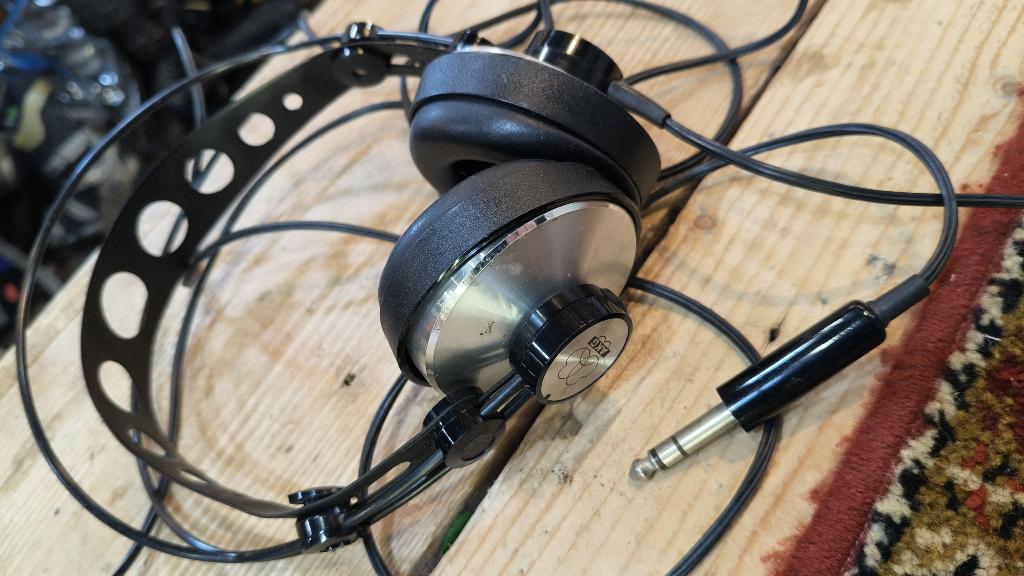 AKG K140 vintage koptelefoon, Overige merken, Gebruikt, Surround, Op oor (supra aural)