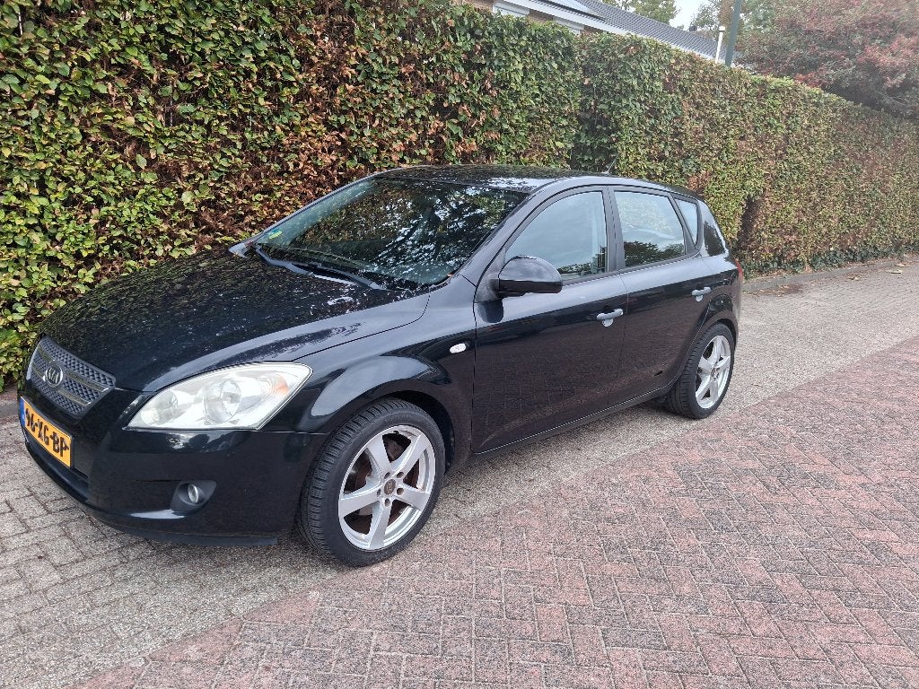 Kia (Pro) Cee d 1.6 Cvvt 2007 Zwart, Auto's, Stof, 4 cilinders, Origineel Nederlands, 1200 kg