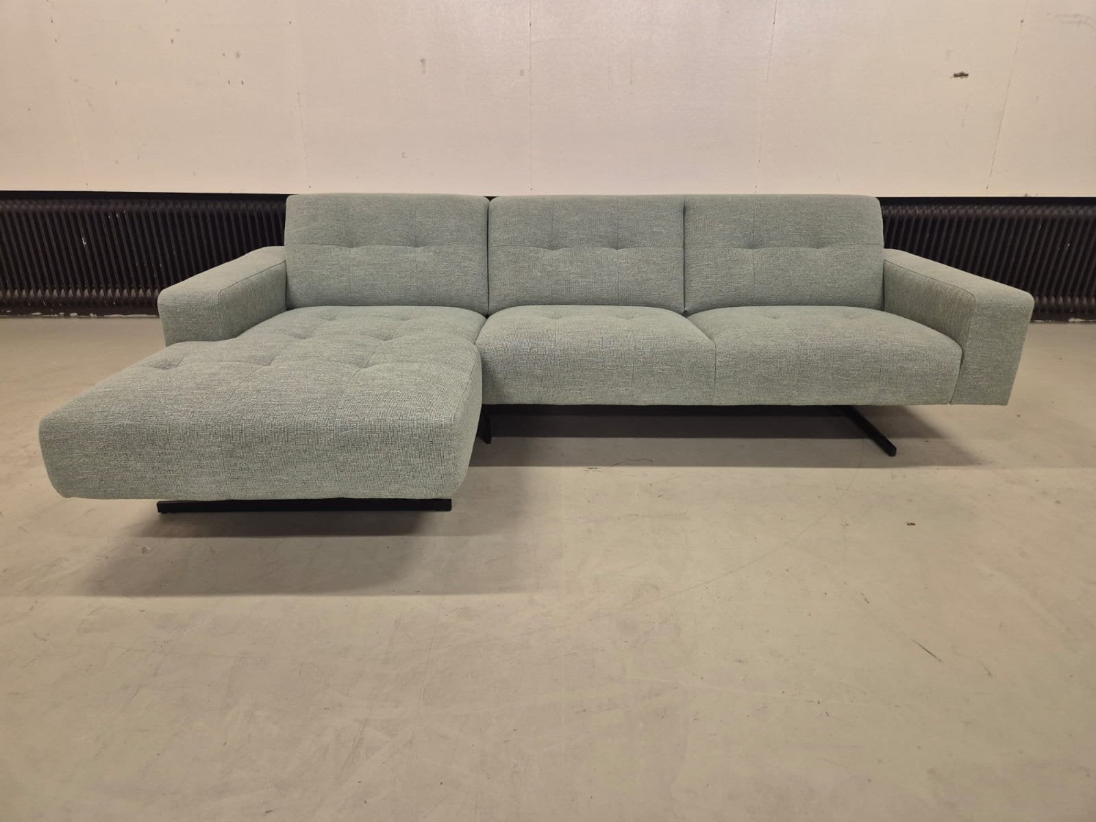 30% SHOWROOM OUTLET - Montel Traffic - Hoekbank - Thyme, Laan der Techniek 21, Veenendaal, Nieuw, Ophalen of Verzenden, Montel