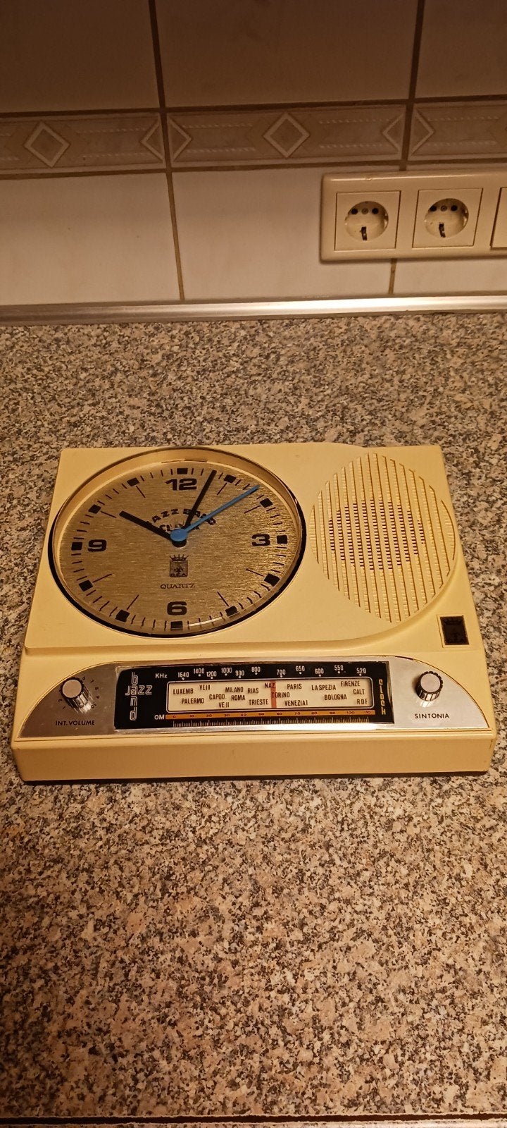 C.E.A model AS79 / 3 JAZZ BAND CLOCK QUARTZ ITALIË  JAREN 70, Ophalen of Verzenden