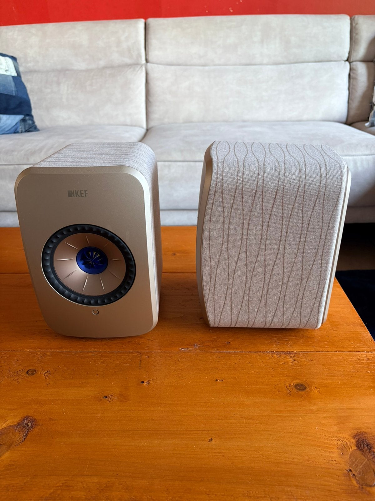 Foto 3 van KEF LSX II Soundwave beige. Nieuwstaat