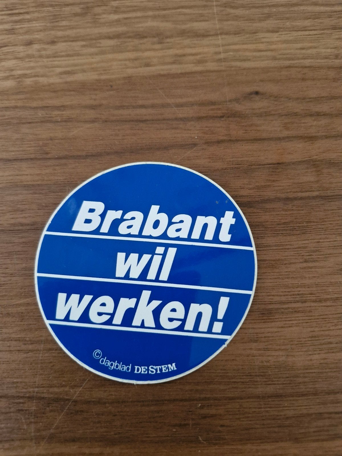 11209  sticker "Brabant wil werken!" - Dagblad De Stem, Ophalen of Verzenden, Zo goed als nieuw, Overige typen