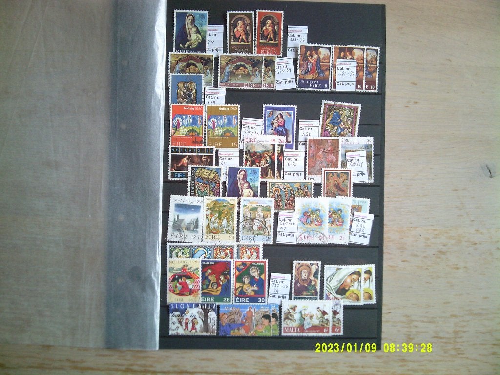 2 bladen vol met kerstzegels, Postzegels en Munten, Postzegels | Volle albums en Verzamelingen, Ophalen of Verzenden, Buitenland