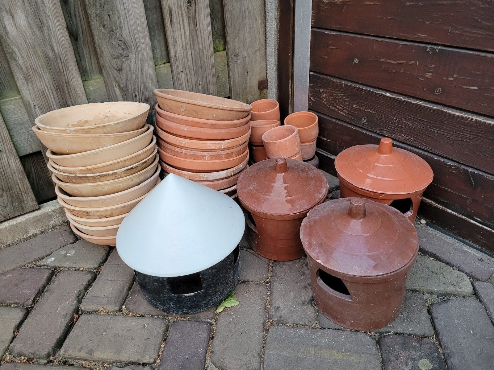 21 broedschalen  4 drinkbakken  voor vogels, Ophalen, Gebruikt