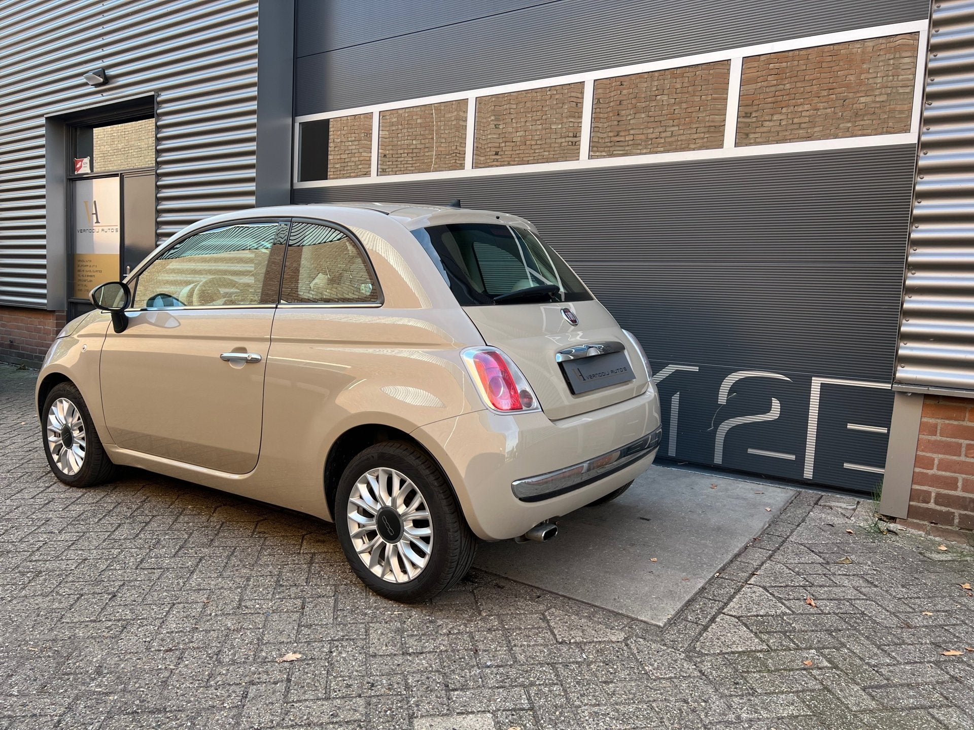Foto 2 van Fiat 500 1.2 Lounge Cappuccino Airco Nette Staat!