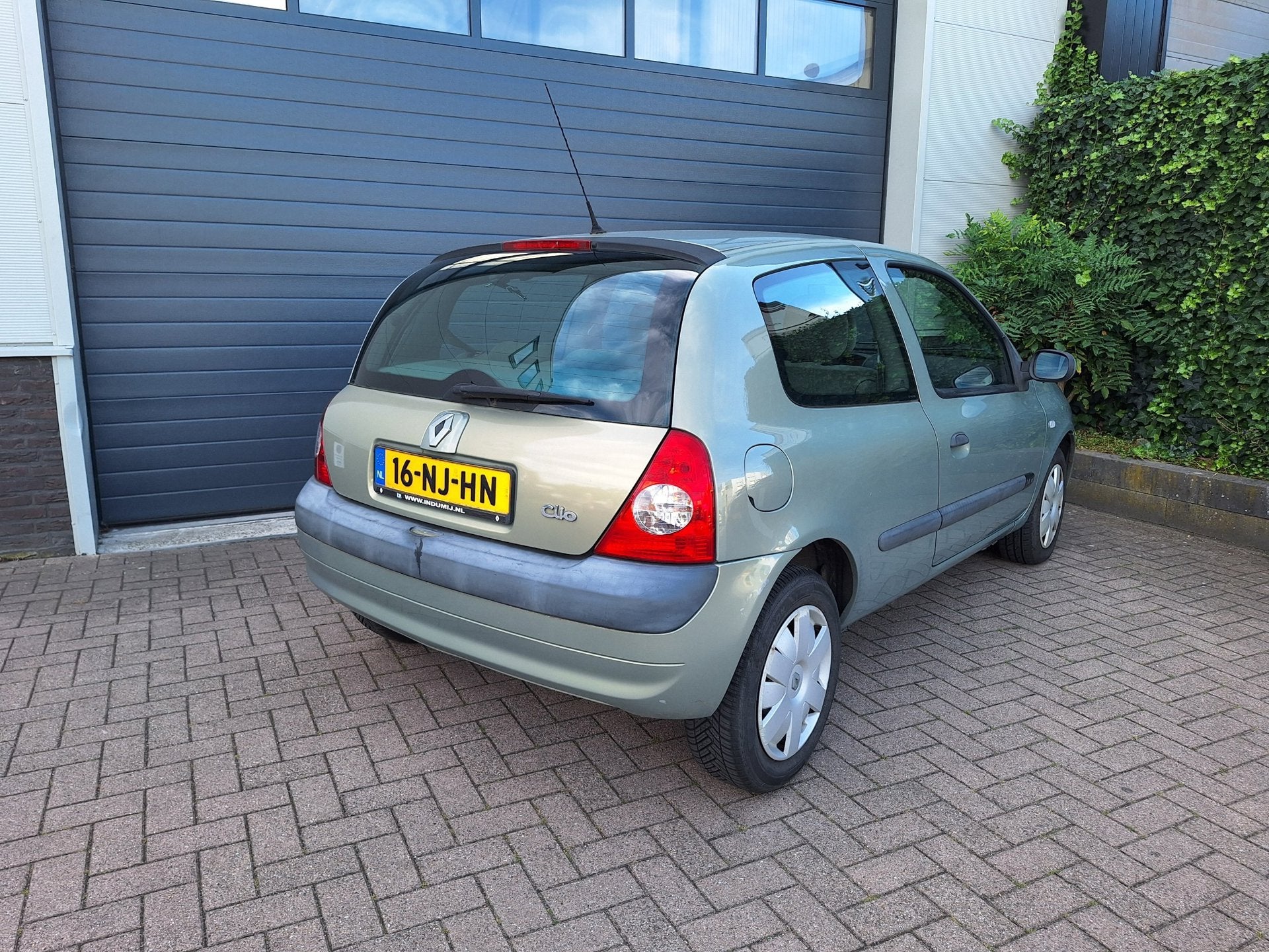 Renault Clio | 1.4-16V Privilège | Airco |, Auto's, Voorwielaandrijving, 15 km/l, Handgeschakeld, Emergency brake assist