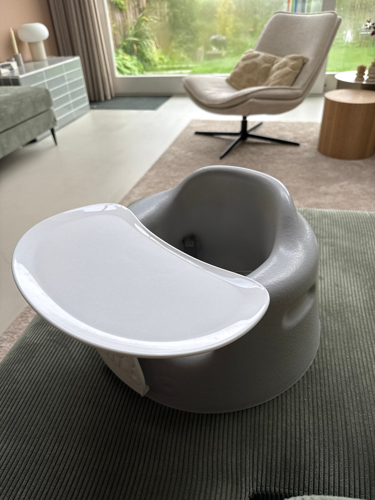 Bumbo Babystoeltje met Afneembaar Eetblad - Grijs, Ophalen, Zo goed als nieuw, Overige typen, Afneembaar eetblad