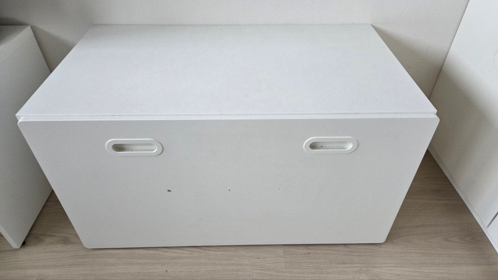 Ikea Smastad speelgoedkist - Wit, Huis en Inrichting, Woonaccessoires | Kisten, Ophalen, Gebruikt, 50 tot 100 cm, 5 – 50