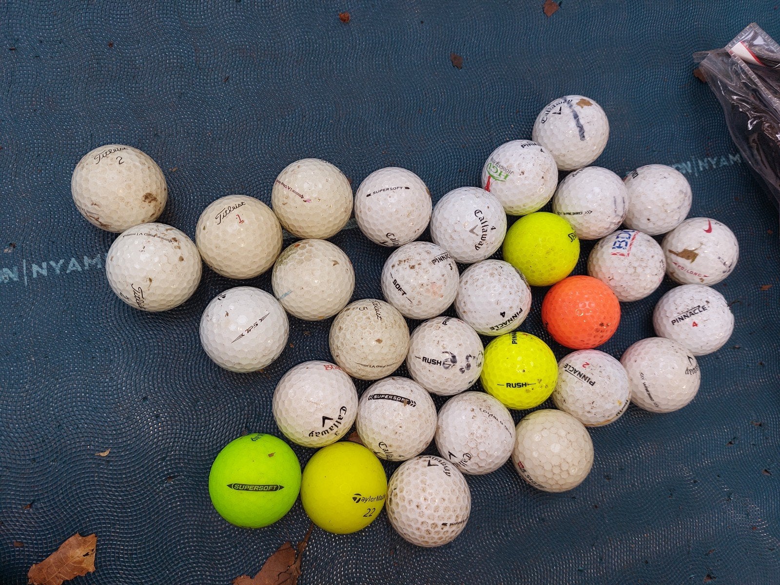 80 gebruikte golfballen van diverse merken, Sport en Fitness, Golf, Ophalen of Verzenden, Gebruikt, Bal(len), Overige merken