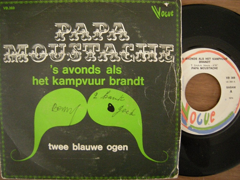 Papa Moustache ('s Avonds Als Het Kampvuur Brandt), Gebruikt, 7 inch, Ophalen of Verzenden, Pop