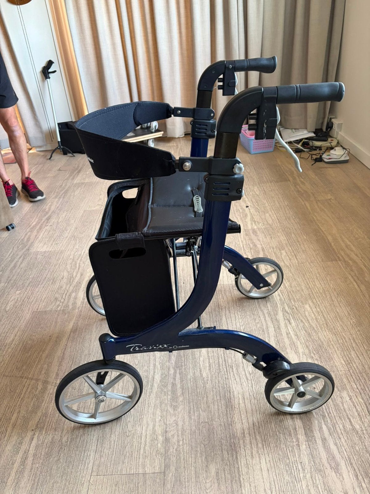 travixx rollator met tas, Ophalen of Verzenden, Opvouwbaar, Zo goed als nieuw