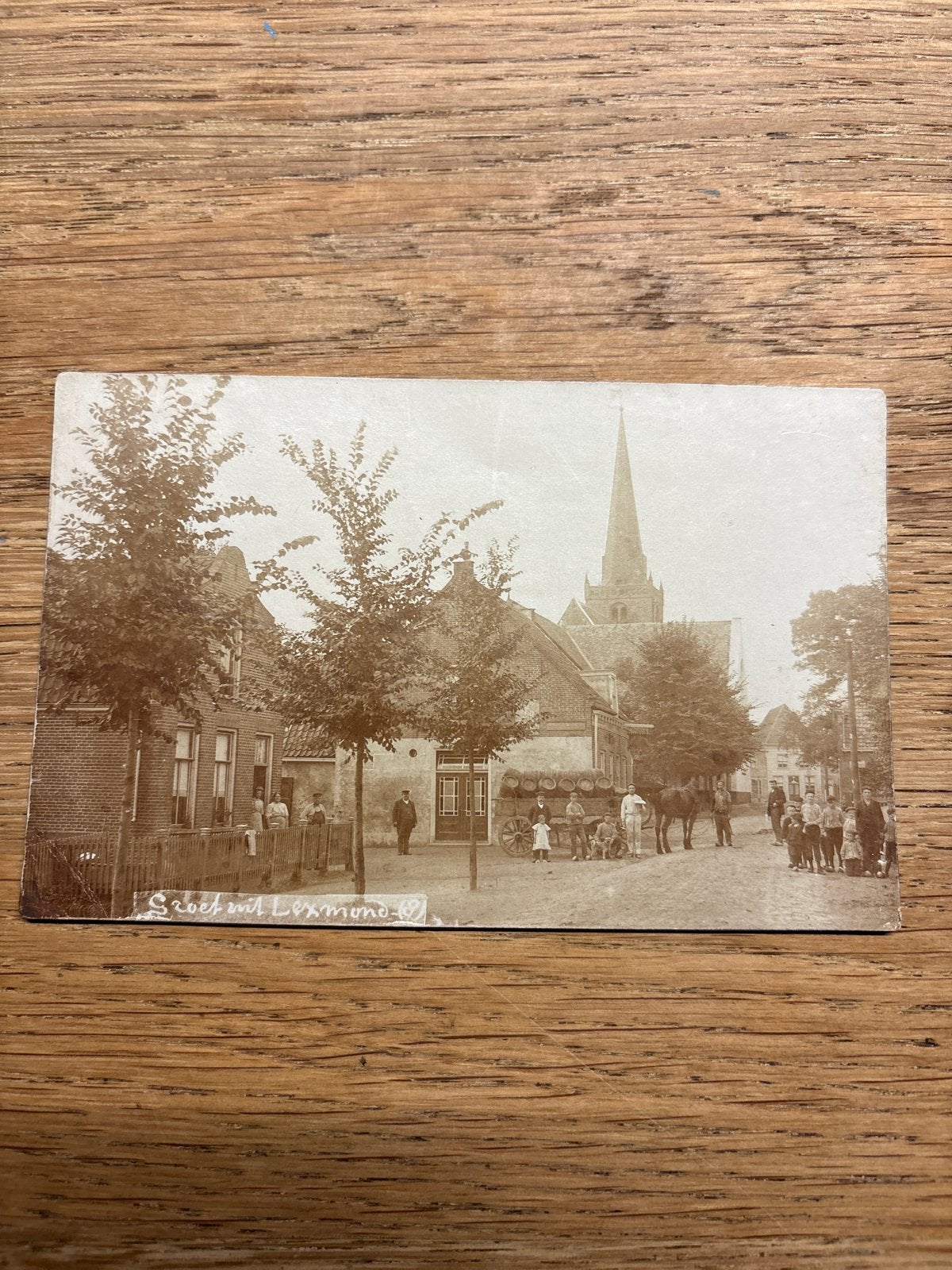 Oude fotokaart Lexmond met kerk en dorpsgezicht