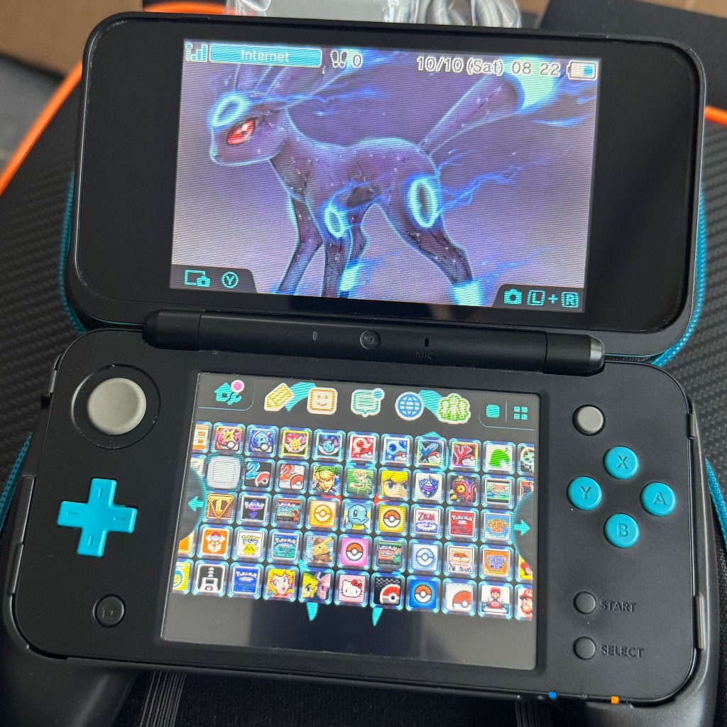 New 2DS XL 64 GB Erg Goede Staat - Pokemon Games + meer, Met games, Blauw, 2DS XL, Ophalen of Verzenden