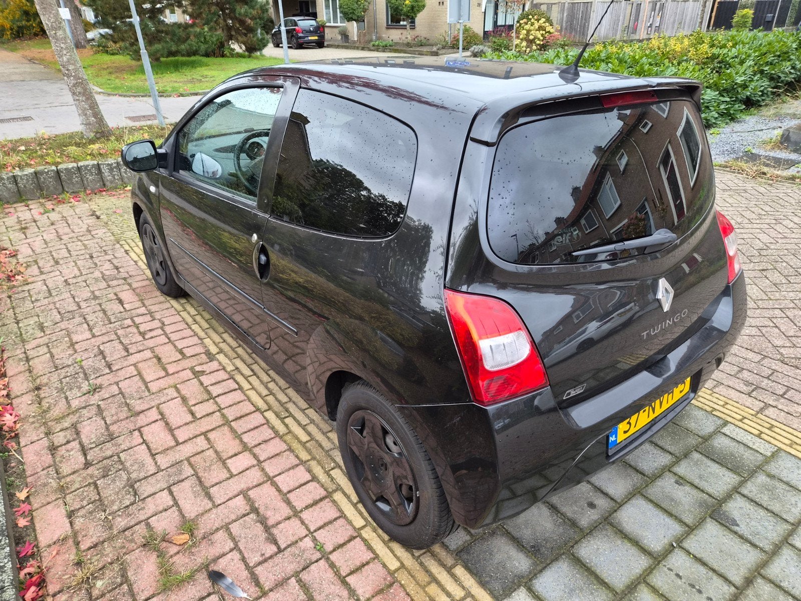 Renault Twingo 1.2 16V 2010 Zwart, Auto's, 839 kg, Twingo, 4 cilinders, 4 stoelen