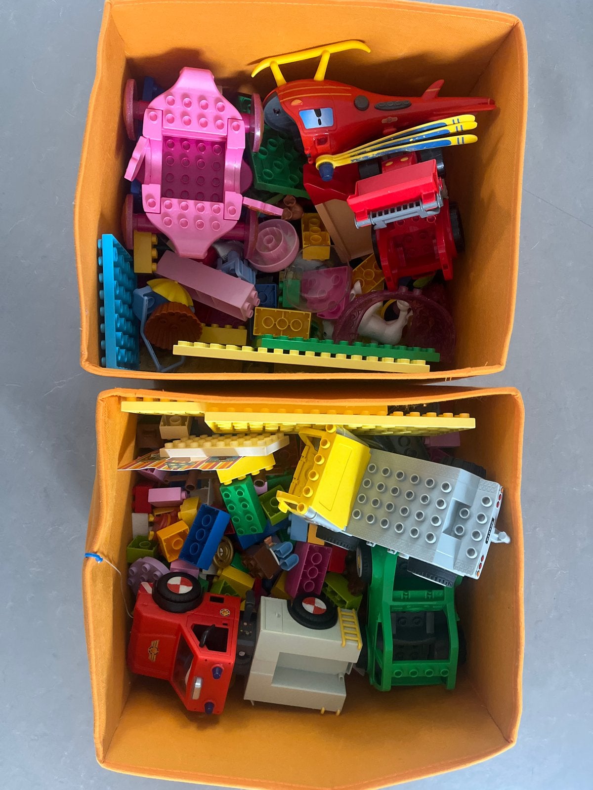 2 ikea dozen vol LEGO Duplo - diverse sets en losse stenen, Ophalen, Gebruikt, Duplo, Meerdere sets