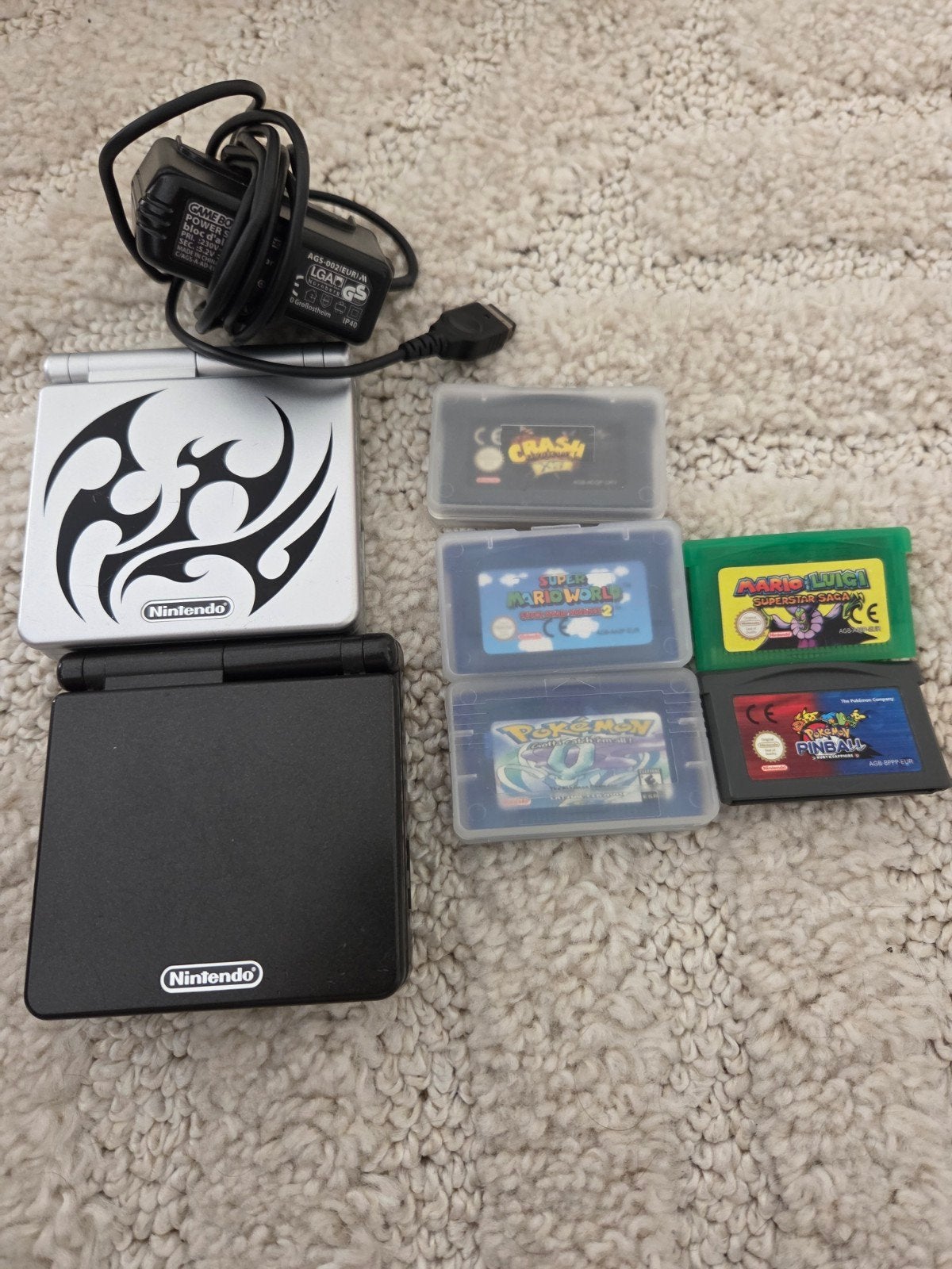 Game Boy Advance SP Tribal & Zwart met 5 spellen en lader, Avontuur en Actie, Gebruikt, 1 speler, Ophalen of Verzenden