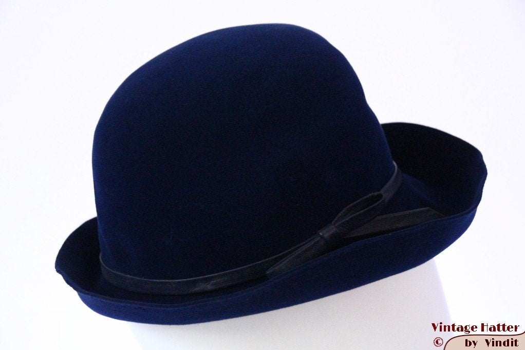 Vintage Dameshoed donker blauw soepel fluweel 55 = S tot XS, Ophalen of Verzenden, Gedragen, 55 cm (S, 6⅞ inch) of minder, Hoed