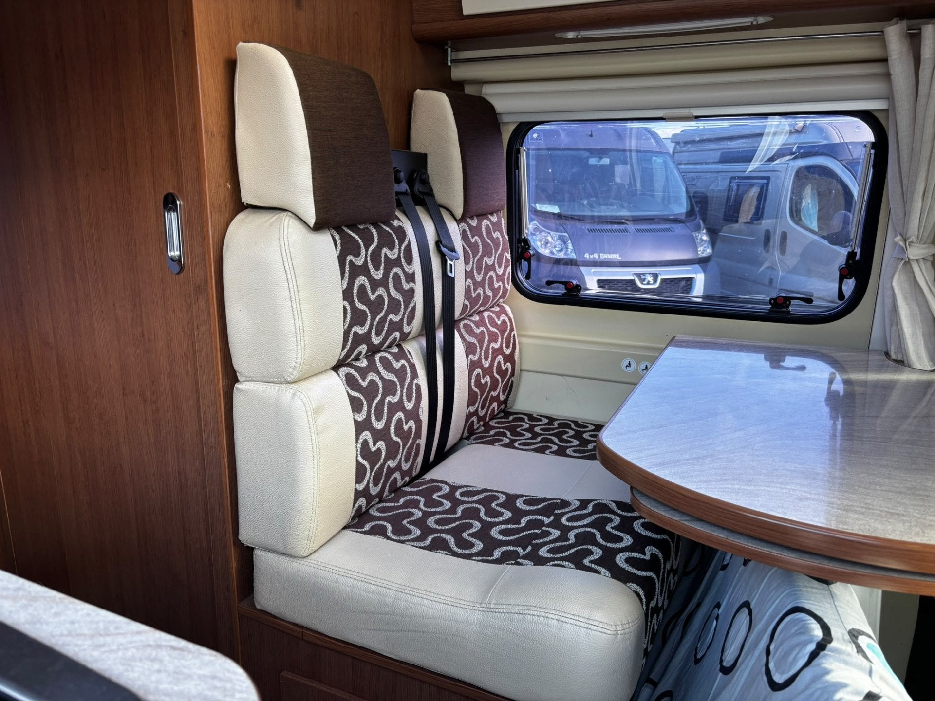 Mc Louis Fiat Ducato meter!| Lengtebedden | 68.000 km, Caravans en Kamperen, Buscamper of Camperbus, Ringverwarming, Info@autohuysruurlo.nl