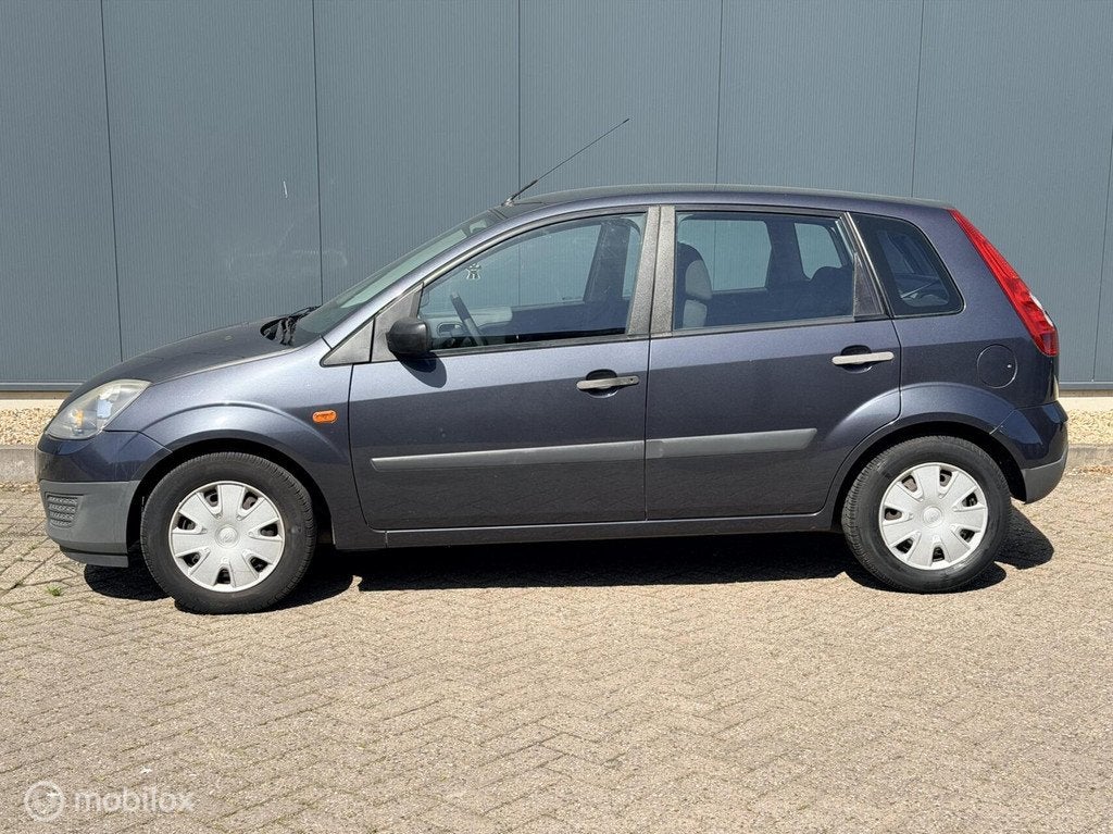 Ford Fiesta 1.25 Ghia NWEAPK/AIRCO, Auto's, Voorwielaandrijving, 1242 cc, 4 cilinders, Electronic Stability Program (ESP)